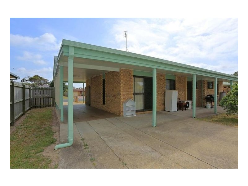 18 South Street, Urangan QLD 4655