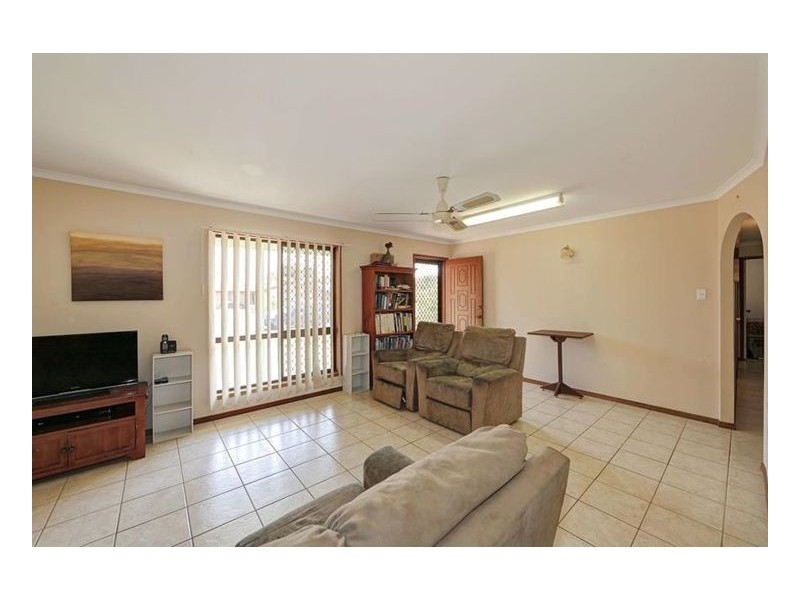 18 South Street, Urangan QLD 4655