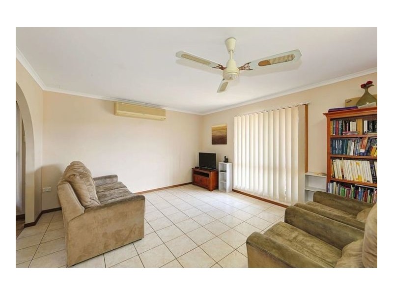 18 South Street, Urangan QLD 4655