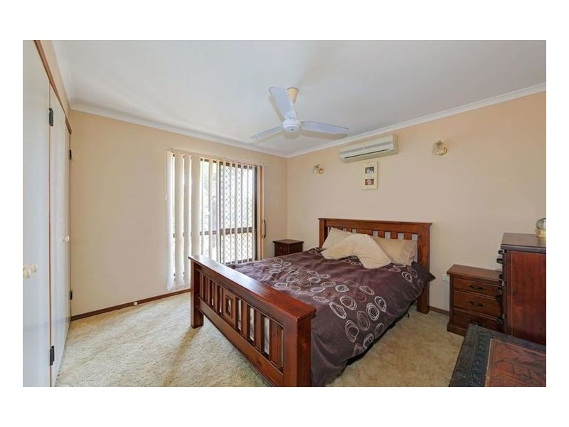 18 South Street, Urangan QLD 4655