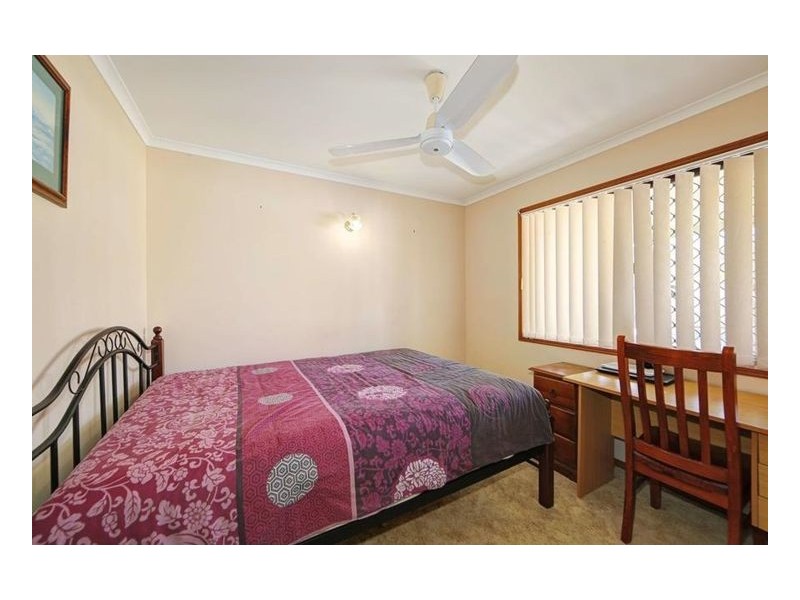 18 South Street, Urangan QLD 4655