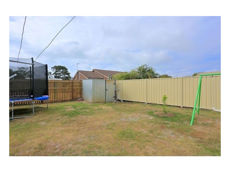 18 South Street, Urangan QLD 4655