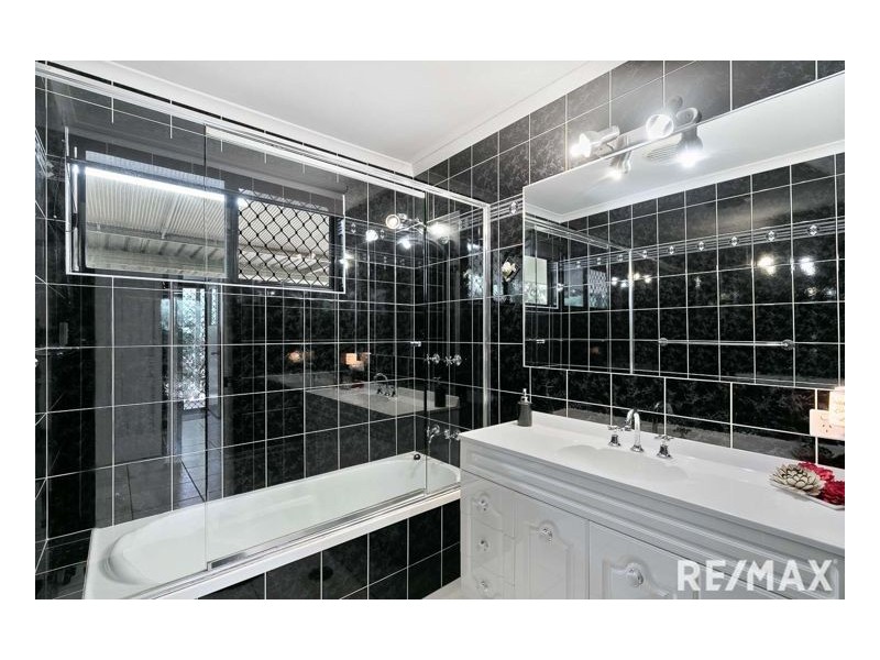 10 Paroo Court, Dundowran Beach QLD 4655