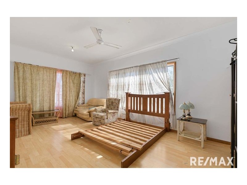 12 Gladstone Street, Torbanlea QLD 4662