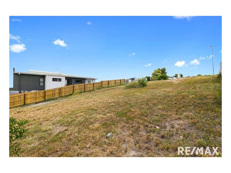 37 Sandy View Drive, Nikenbah QLD 4655