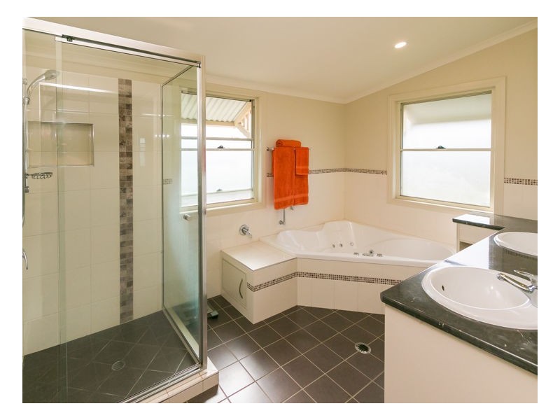 3 Benjamin Place, Dundowran QLD 4655