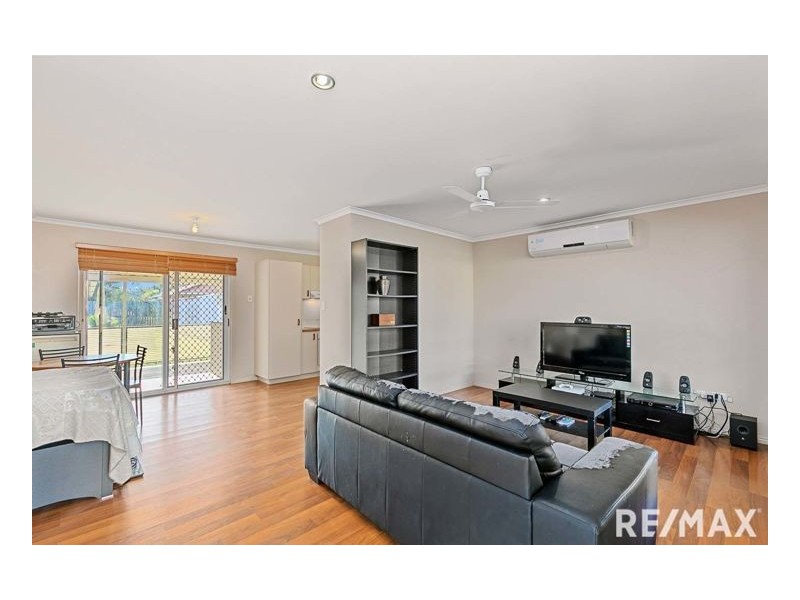 111 Limpus Street, Urangan QLD 4655