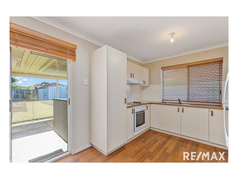 111 Limpus Street, Urangan QLD 4655