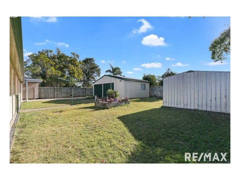 111 Limpus Street, Urangan QLD 4655
