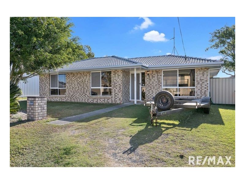 111 Limpus Street, Urangan QLD 4655