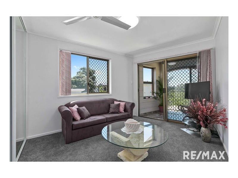 12 Flinders Street, Point Vernon QLD 4655