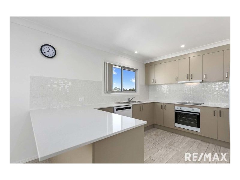 22 Skinner Crescent, Urangan QLD 4655