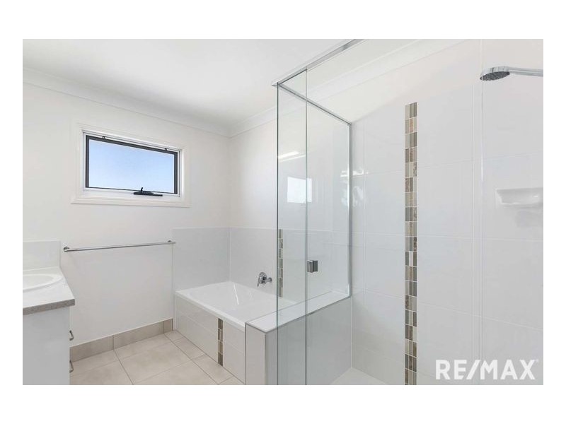 22 Skinner Crescent, Urangan QLD 4655