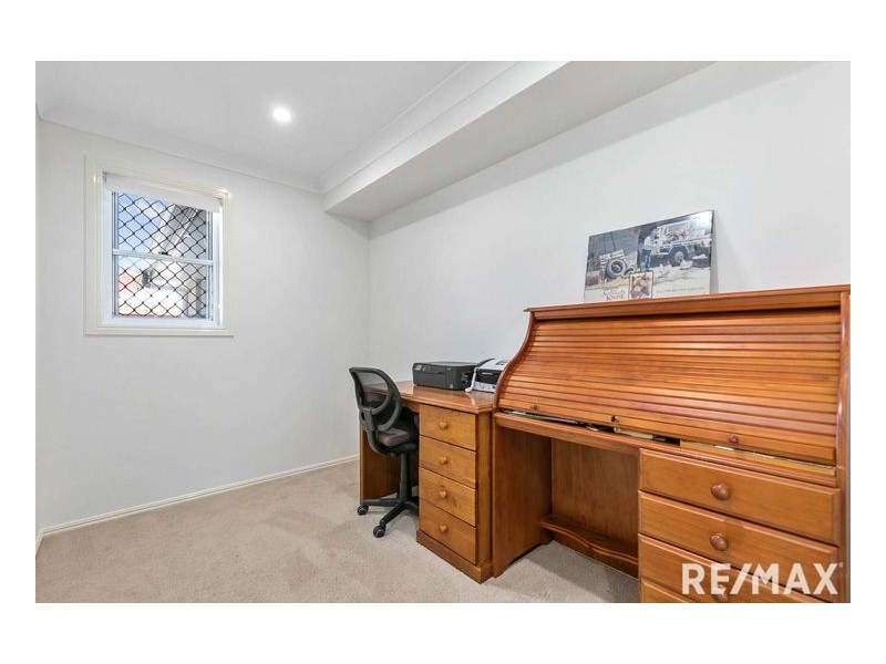 22 Skinner Crescent, Urangan QLD 4655