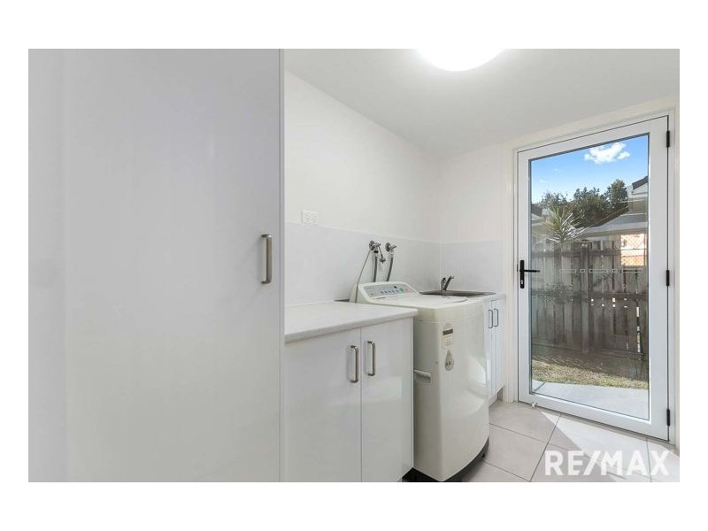 22 Skinner Crescent, Urangan QLD 4655