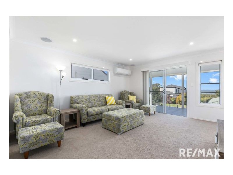 22 Skinner Crescent, Urangan QLD 4655