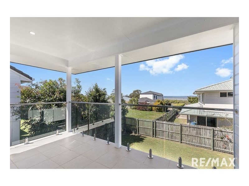 22 Skinner Crescent, Urangan QLD 4655