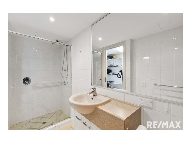 401/239 Esplanade, Pialba QLD 4655