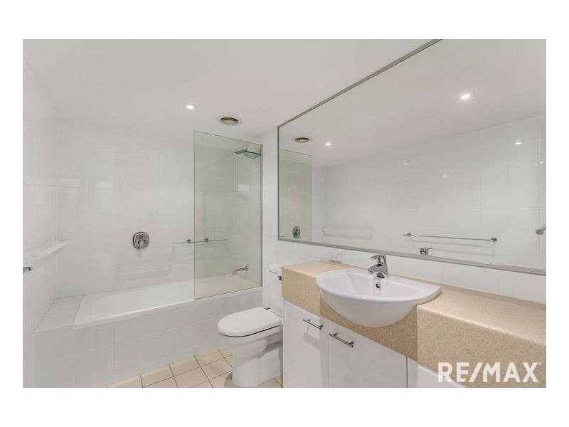 401/239 Esplanade, Pialba QLD 4655