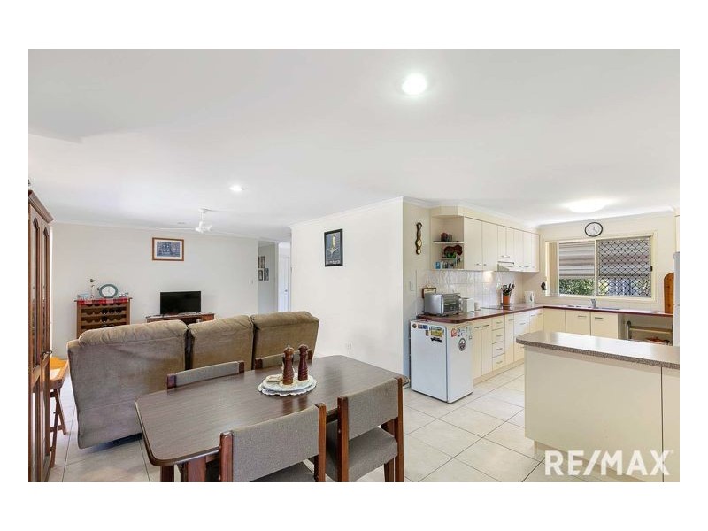 6 Joselyn Drive, Point Vernon QLD 4655