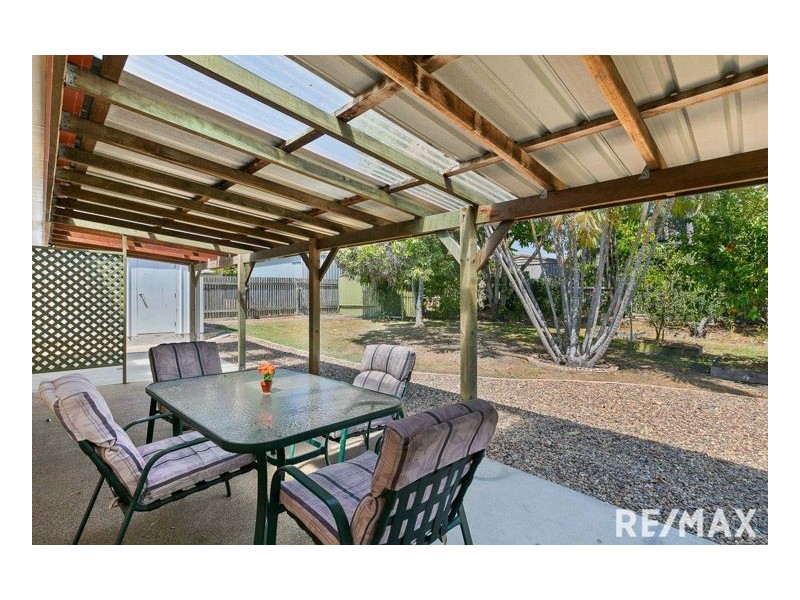 733 Boat Harbour Drive, Urangan QLD 4655