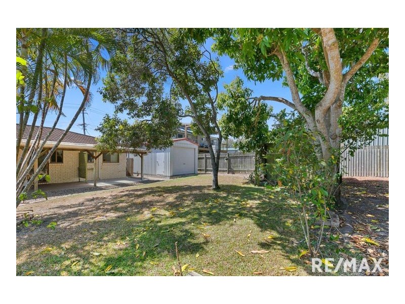 733 Boat Harbour Drive, Urangan QLD 4655