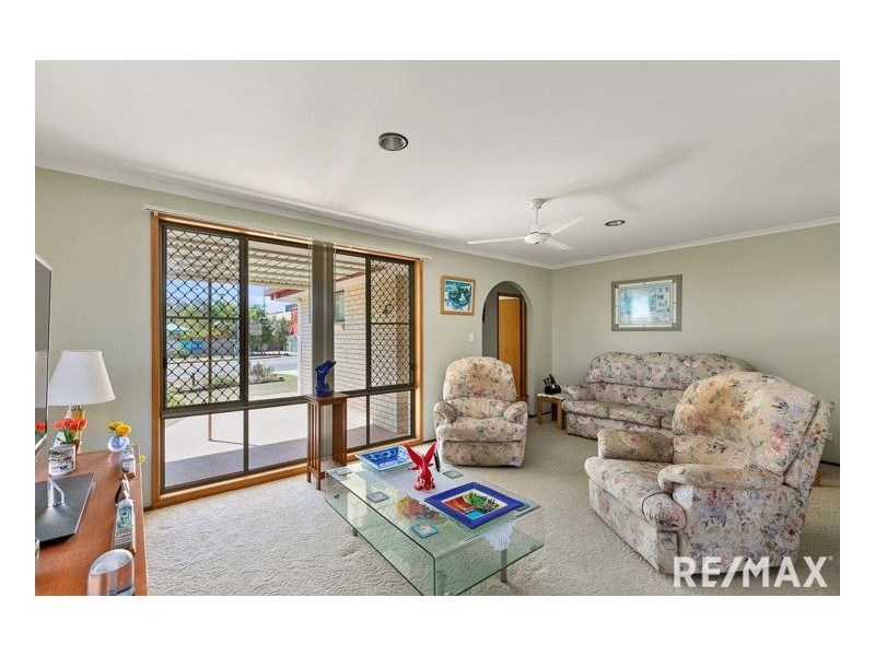 733 Boat Harbour Drive, Urangan QLD 4655