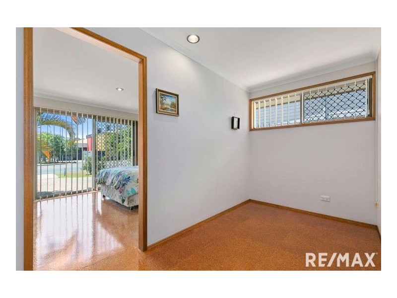 733 Boat Harbour Drive, Urangan QLD 4655