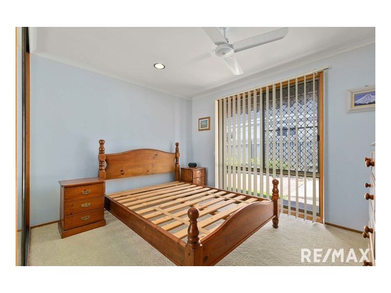 733 Boat Harbour Drive, Urangan QLD 4655