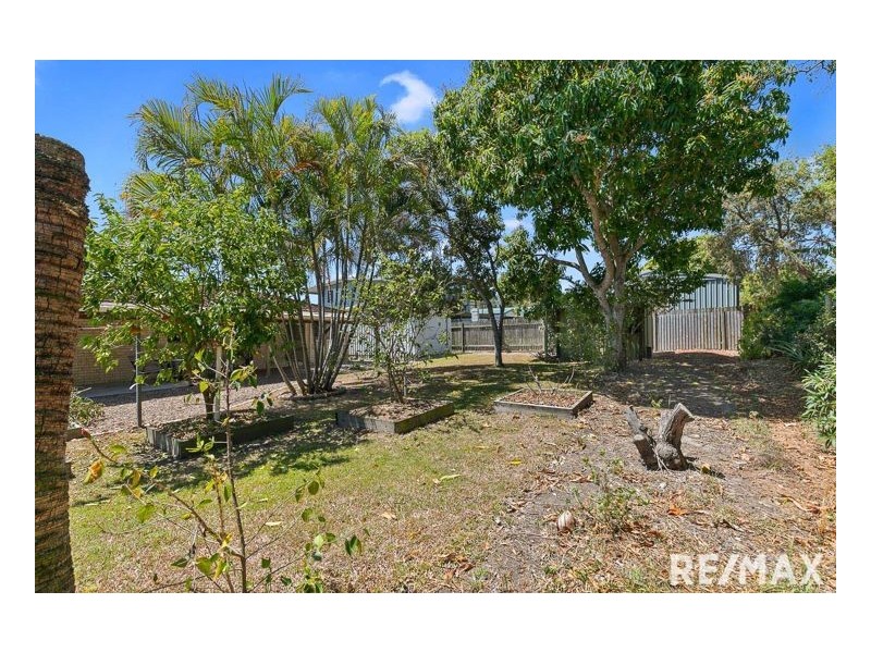 733 Boat Harbour Drive, Urangan QLD 4655