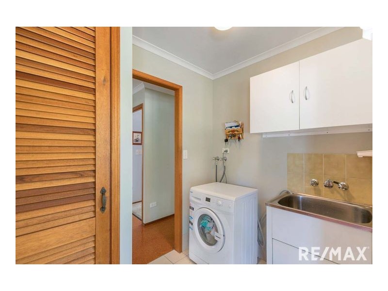733 Boat Harbour Drive, Urangan QLD 4655