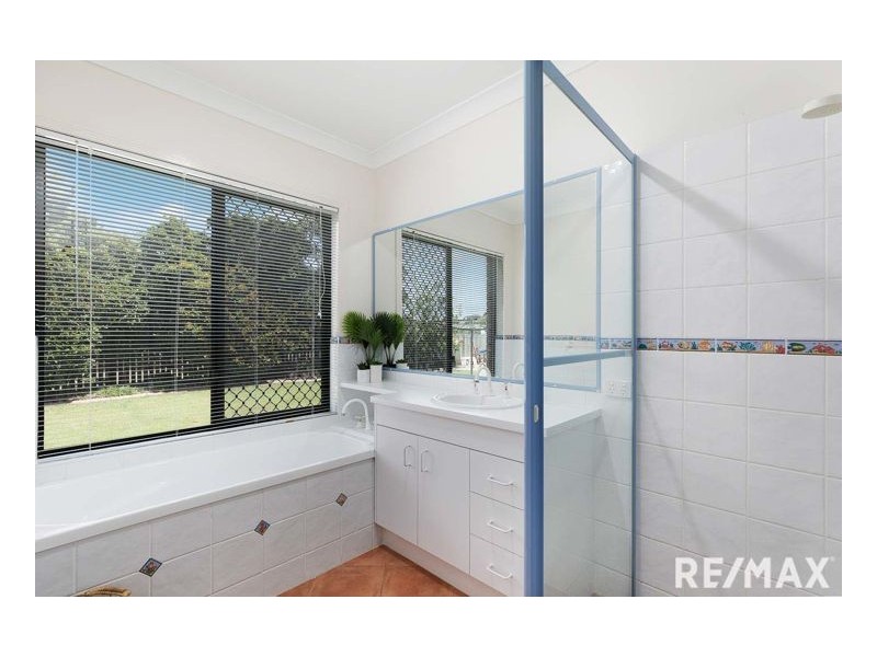 17 Rathdowne Court, Urraween QLD 4655