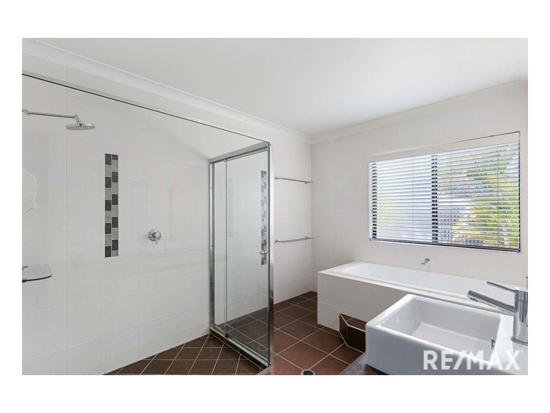 25 Pinehurst Drive, Wondunna QLD 4655