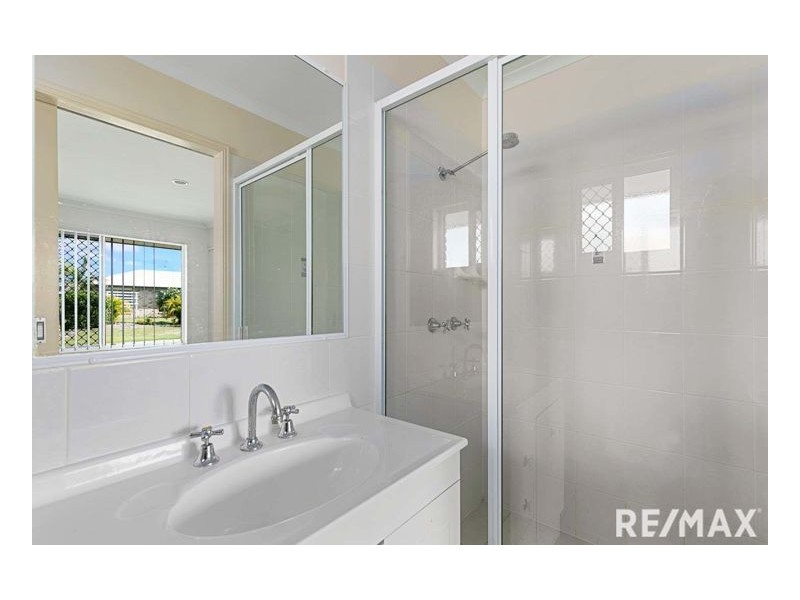 40 Bunya Court, Eli Waters QLD 4655