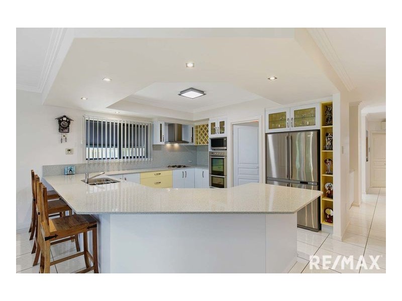 11 Mermaid Court, Eli Waters QLD 4655
