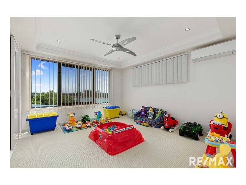 11 Mermaid Court, Eli Waters QLD 4655