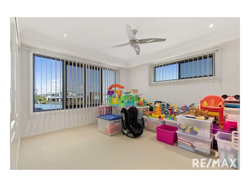 11 Mermaid Court, Eli Waters QLD 4655