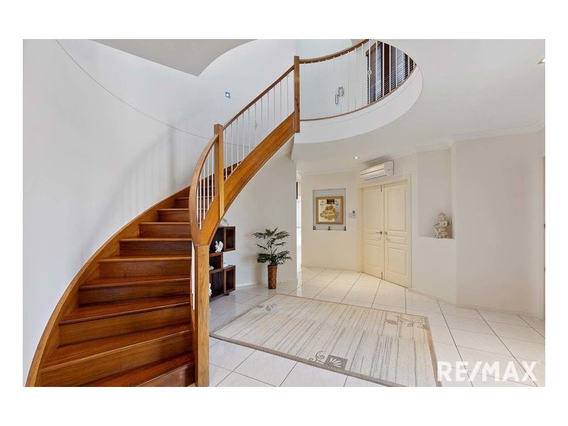 11 Mermaid Court, Eli Waters QLD 4655