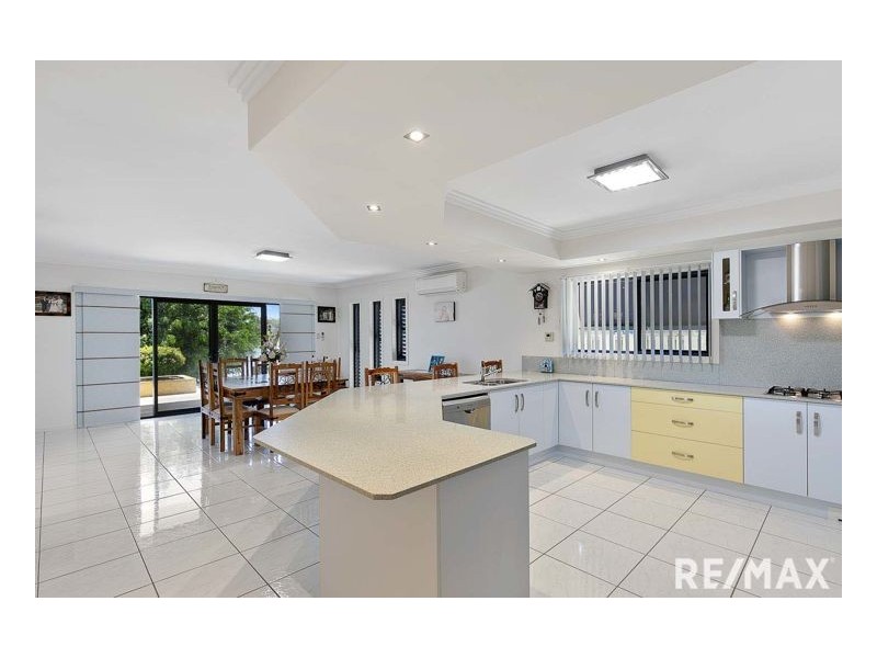 11 Mermaid Court, Eli Waters QLD 4655