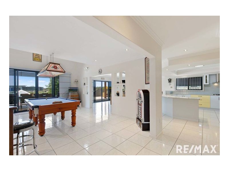 11 Mermaid Court, Eli Waters QLD 4655