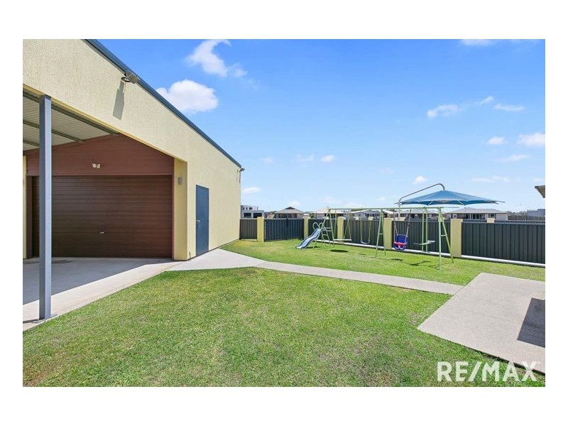 11 Mermaid Court, Eli Waters QLD 4655