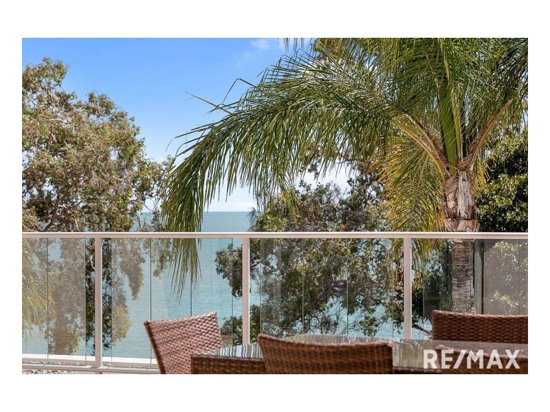 102/569 Esplanade, Urangan QLD 4655