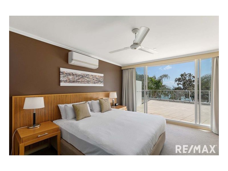 102/569 Esplanade, Urangan QLD 4655