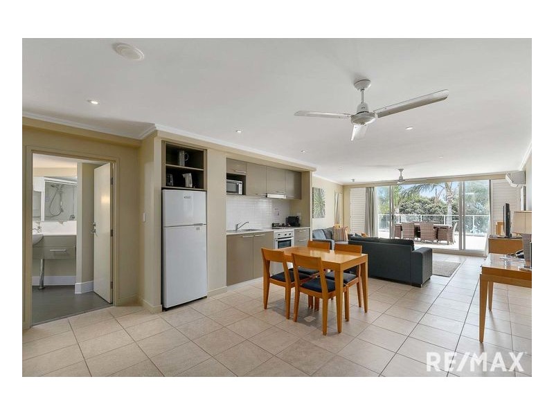 102/569 Esplanade, Urangan QLD 4655