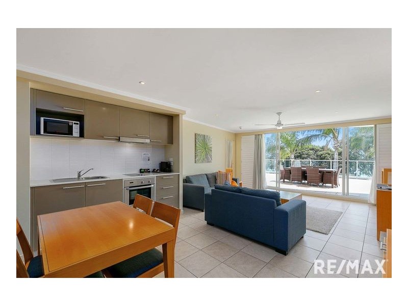 102/569 Esplanade, Urangan QLD 4655