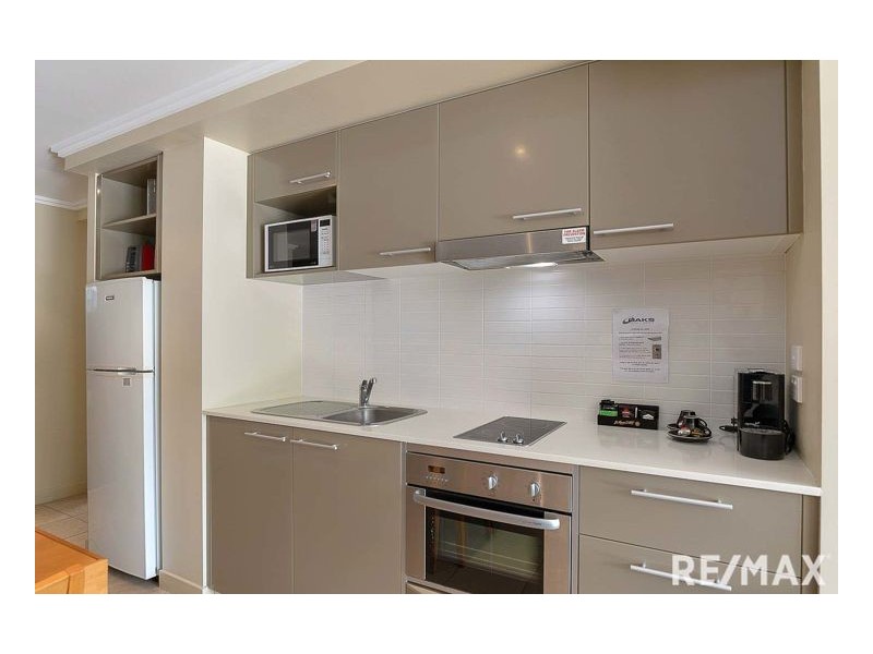 102/569 Esplanade, Urangan QLD 4655
