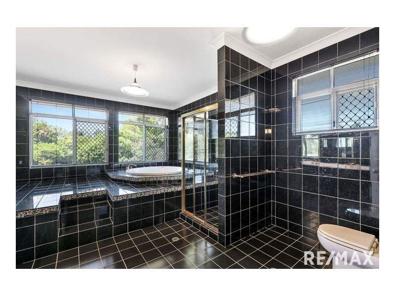 17 Ocean Park Drive, Dundowran Beach QLD 4655