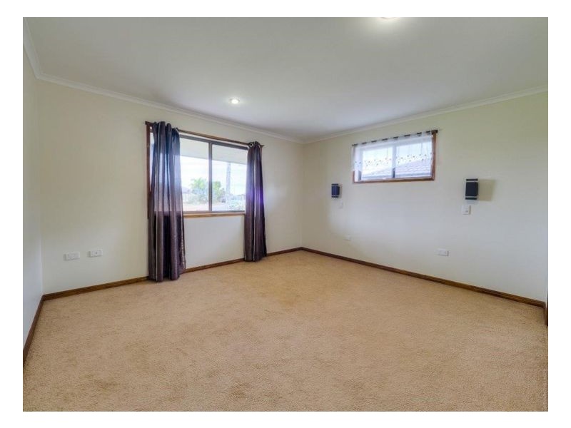 19 Pialba Downs Drive, Eli Waters QLD 4655