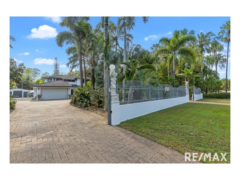 10-12 Palm Way, Dundowran Beach QLD 4655