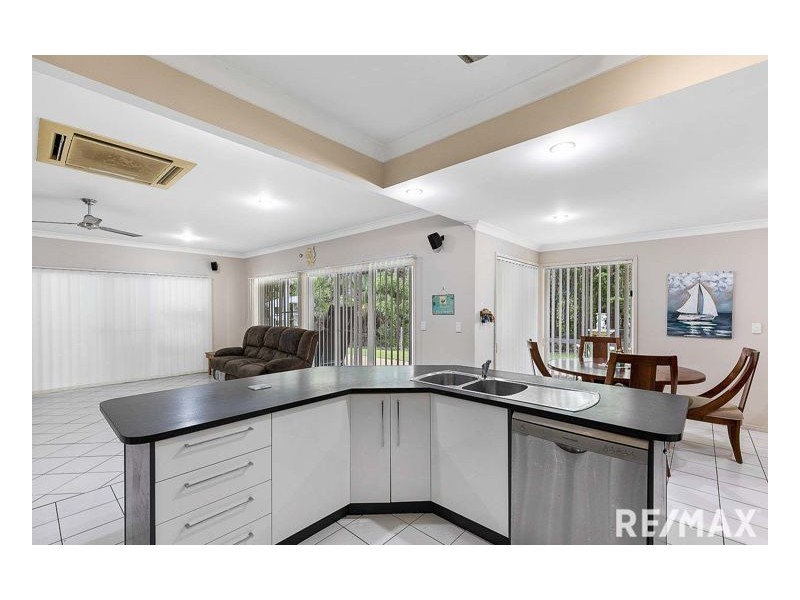 10-12 Palm Way, Dundowran Beach QLD 4655